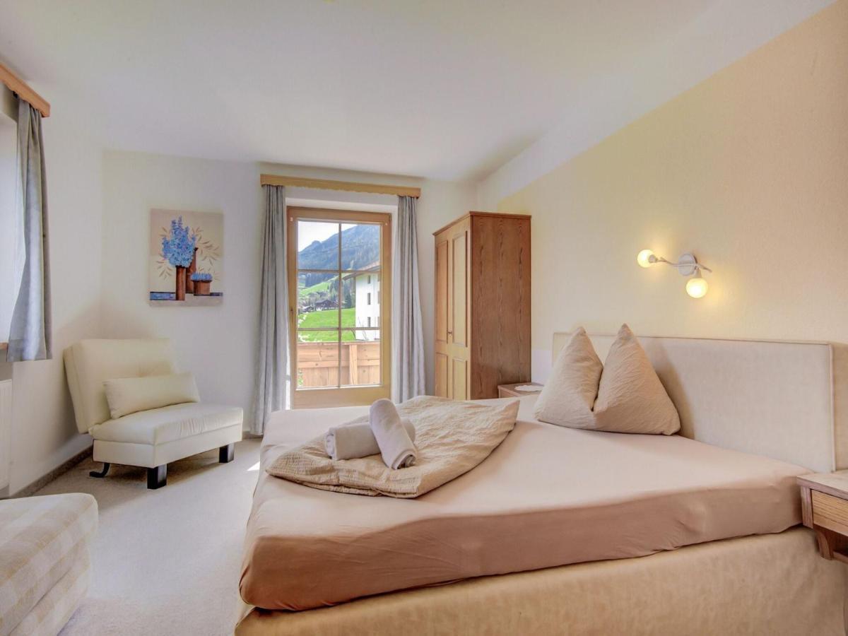 Attractive Apartment In Hainzenberg With Ski Room Exterior photo